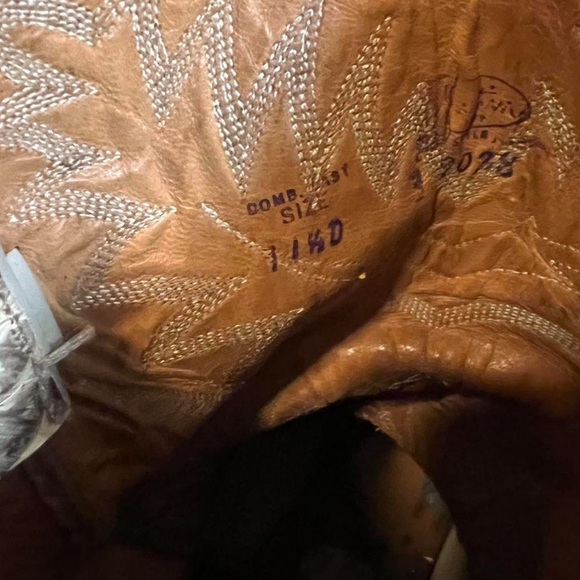 Justin Boots Brown and Tan Cowboy Boots - Picture 10 of 11